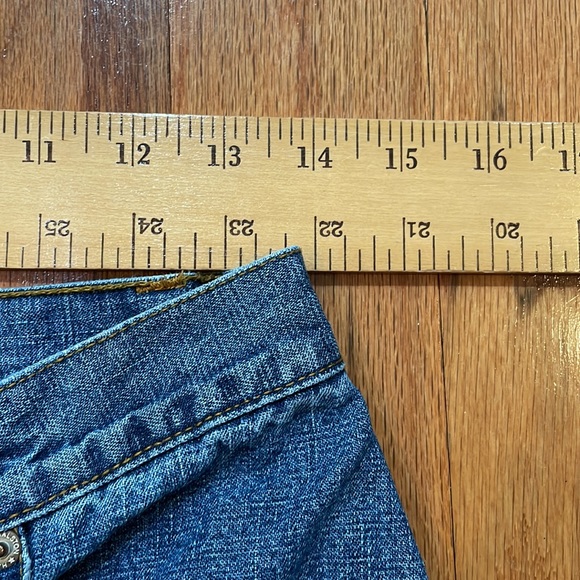 Halston Jeanswear Size 8 Blue Vintage Cropped Distressed 5 Pockets Medium Wash - Picture 6 of 13